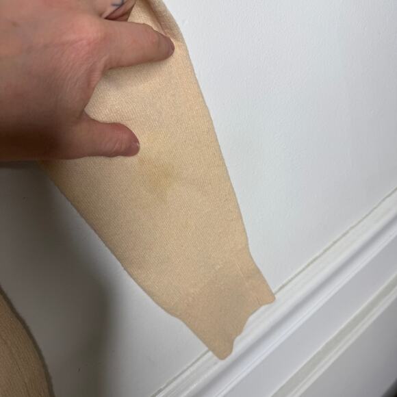 VTG Clan Douglas Mens Small Pure Cashmere Made in Scotland Cream V-Neck Sweater - Picture 3 of 8